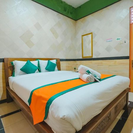 Homestay Simply Homy Jogja Dekat Gembira Loka Zoo Джокякарта Екстериор снимка