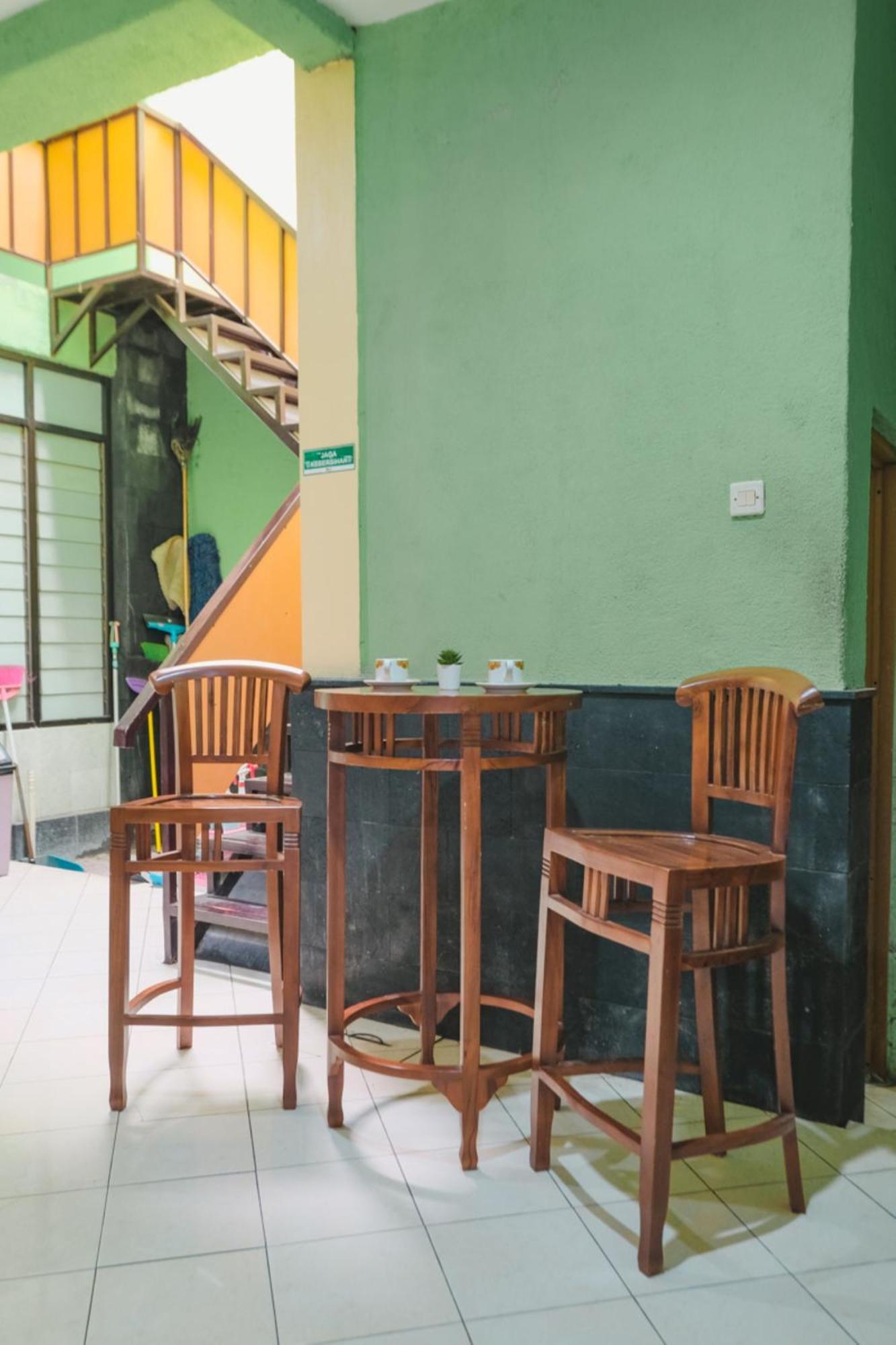 Homestay Simply Homy Jogja Dekat Gembira Loka Zoo Джокякарта Екстериор снимка